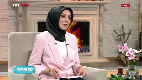 Sosyal Medyada G&ouml;steri Toplumu ve G&ouml;steriş | TRT T&Uuml;RK | Prof. Dr. Barış Erdoğan